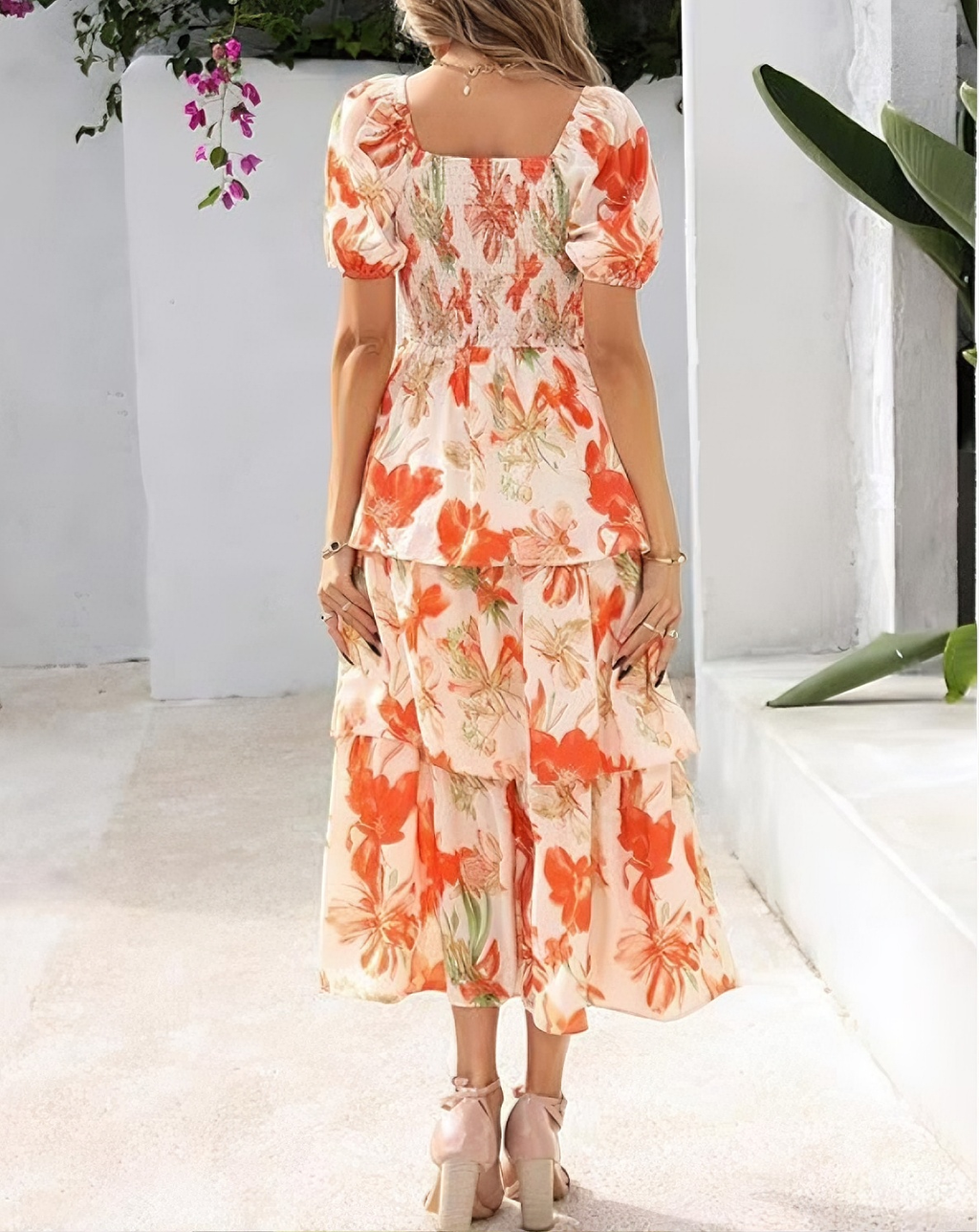 Dame blomstrete chiffon maxikjole med lag – kortermet med firkantet hals